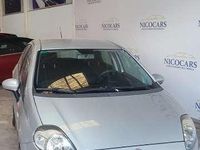 Usado Fiat Punto Lounge 77 CV (56 kW) 2014 Gris Utilitario