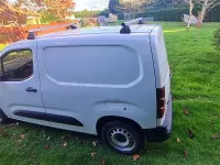 Usado Opel Combo Life Edition 102 CV (75 kW) 2022 Blanco Monovolumen
