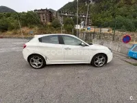 Usado Alfa Romeo Giulietta Distinctive 140 CV (102 kW) 2010 Blanco Utilitario