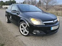 Usado Opel Astra GTC Cosmo 120 CV (88 kW) 2005 Negro Berlina
