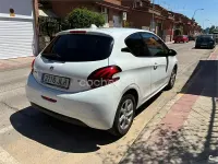 Usado Peugeot 208 Active 82 CV (60 kW) 2016 Blanco Utilitario