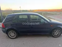 Usado VW Golf III Highline 110 CV (80 kW) 1998 Azul Berlina