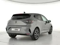 Usado Renault Clio V Techno 100 CV (73 kW) 2025 Gris Berlina