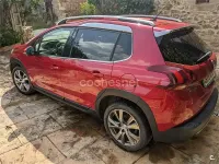 Usado Peugeot 2008 Allure 110 CV (80 kW) 2017 Rojo SUV