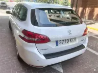 Usado Peugeot 308 SW Active 100 CV (73 kW) 2018 Blanco Familiar
