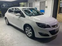 Usado Opel Astra Business 110 CV (80 kW) 2016 Blanco Berlina
