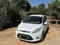 Usado Ford Fiesta Titanium 95 CV (69 kW) 2011 Blanco Berlina