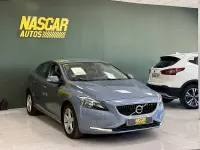 Usado Volvo V40 120 HP (88 kW) 2018 Azul Sedan