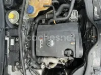Usado VW Passat Comfortline 110 CV (80 kW) 1998 Gris / plata Familiar