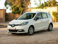 Usado Renault Scénic LIMITED 129 CV (94 kW) 2016 Blanco Monovolumen