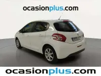 Usado Peugeot 208 Style 82 CV (60 kW) 2015 Blanco Utilitario