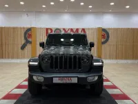Usado Jeep Wrangler Sahara 381 CV (280 kW) 2021 Gris / plata SUV