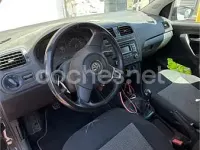 Usado VW Polo Advance 75 CV (55 kW) 2014 Negro Berlina