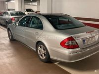 Usado Mercedes E220 Avantgarde 150 CV (110 kW) 2006 Gris / plata Berlina