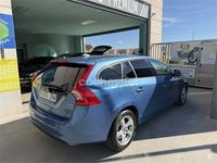 Usado Volvo V60 Momentum 136 CV (100 kW) 2014 Azul Familiar