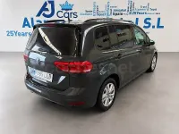 Usado VW Touran Advance 115 CV (84 kW) 2020 Gris / plata Monovolumen