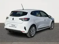 Usado Renault Clio V Evolution 100 CV (73 kW) 2025 Blanco Berlina