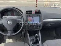 Usado VW Jetta Trendline 105 CV (77 kW) 2006 Gris / plata Berlina