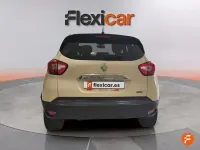 Usado Renault Captur Intens 90 CV (66 kW) 2016 Beige SUV