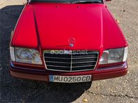 Usado Mercedes E220 150 CV (110 kW) 1994 Rojo Descapotable