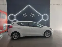 Usado Kia Ceed GT 90 CV (66 kW) 2014 Blanco Berlina