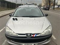 Usado Peugeot 206 90 CV (66 kW) 1999 Gris / plata Utilitario