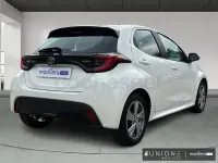 Usado Toyota Yaris Hybrid Active 116 CV (85 kW) 2025 Blanco Berlina