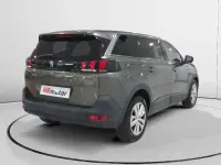 Usado Peugeot 5008 Active 131 CV (96 kW) 2020 Gris SUV