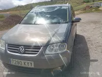 Usado VW Touran Advance 140 CV (102 kW) 2006 Gris / plata Monovolumen