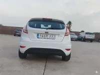 Usado Ford Fiesta Trend 82 CV (60 kW) 2015 Blanco Utilitario