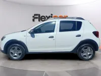 Usado Dacia Sandero 90 CV (66 kW) 2017 Blanco SUV