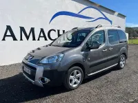 Usado Peugeot Partner Tepee Outdoor 112 CV (82 kW) 2011 Gris / plata Monovolumen