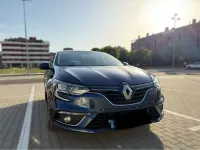 Usado Renault Mégane IV Intens 132 CV (97 kW) 2017 Azul Utilitario