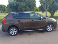 Usado Peugeot 3008 Premium 111 CV (81 kW) 2010 Marrón Familiar