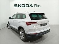 Usado Skoda Karoq Selection 150 CV (110 kW) 2025 Blanco SUV