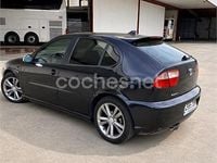 Usado Seat Leon Sport 150 CV (110 kW) 2004 Negro Utilitario