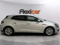 Usado Renault Mégane Zen 131 CV (96 kW) 2017 Gris Berlina