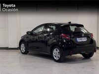 Usado Toyota Yaris Hybrid Active 116 CV (85 kW) 2022 Negro Berlina