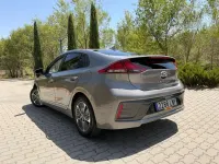 Usado Hyundai Ioniq 141 CV (103 kW) 2022 Gris Utilitario
