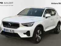 Usado Volvo XC40 Core 211 HP (155 kW) 2023 Branco SUV