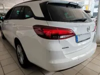 Usado Opel Astra Elegance 122 CV (89 kW) 2020 Blanco Familiar