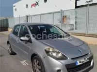 Usado Renault Clio II Expression 85 CV (62 kW) 2010 Gris / plata Berlina