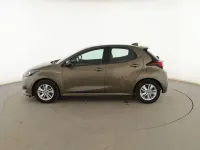 Usado Toyota Yaris Active 116 CV (85 kW) 2021 Verde Utilitario