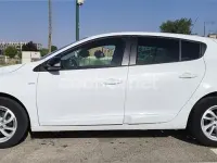 Usado Renault Mégane III LIMITED 95 CV (69 kW) 2014 Blanco Berlina