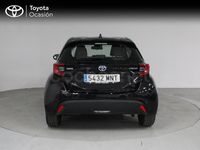 Usado Toyota Yaris Hybrid Active 116 CV (85 kW) 2024 Negro Berlina