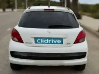 Usado Peugeot 207 Active 92 CV (67 kW) 2011 Blanco Utilitario