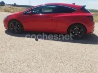 Usado Opel Astra GTC Sportive 165 CV (121 kW) 2012 Rojo Berlina