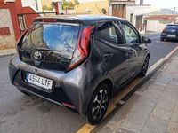 Usado Toyota Aygo X-cite 72 CV (52 kW) 2021 Gris Utilitario