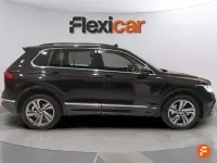 Käytetty VW Tiguan R-line 245 HP (180 kW) 2022 Musta Katumaasturi