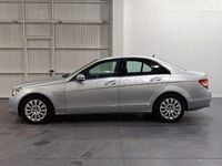 Usado Mercedes C200 136 CV (100 kW) 2010 Gris Berlina